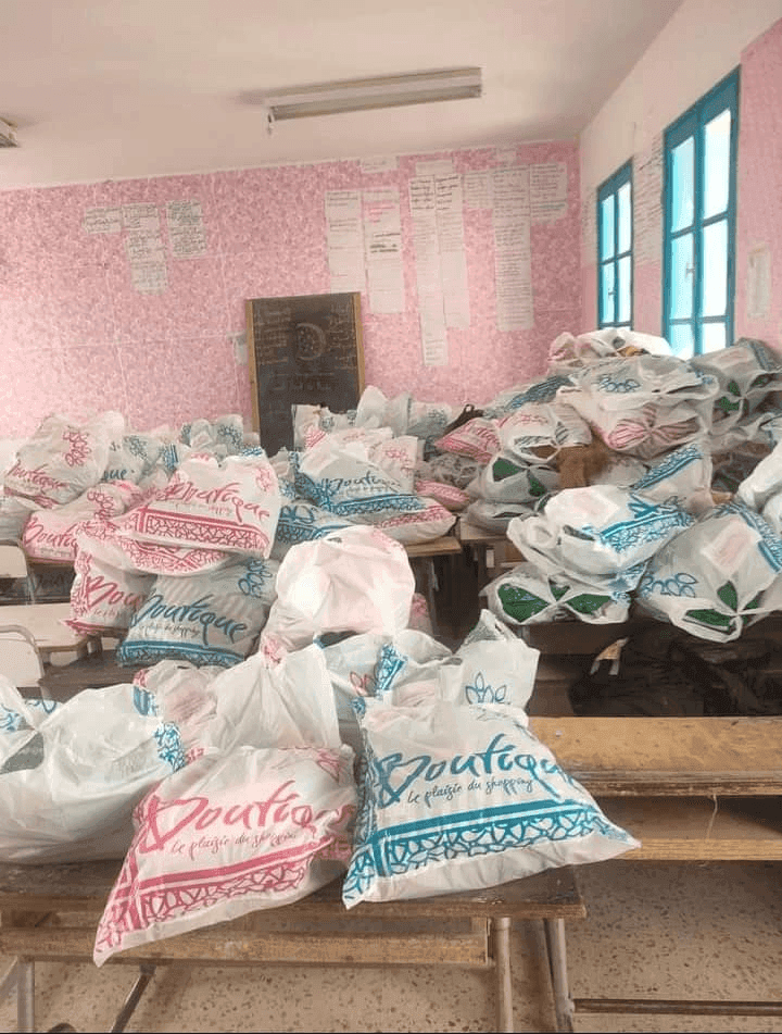 Photo Distribution de denrées alimentaires et vêtements d’hiver au profit de 370 élèves et 60 familles à Kasserine