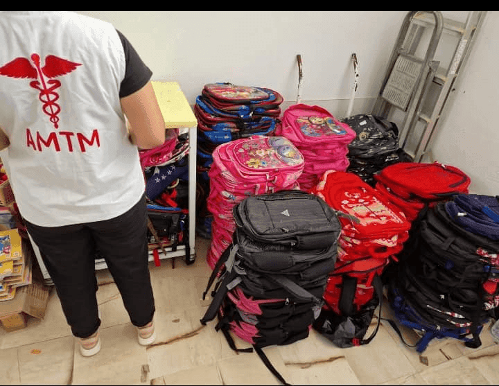 Photo Campagne Rentrée Scolaire – 100 Cartables Complets pour les Élèves de Kasserine