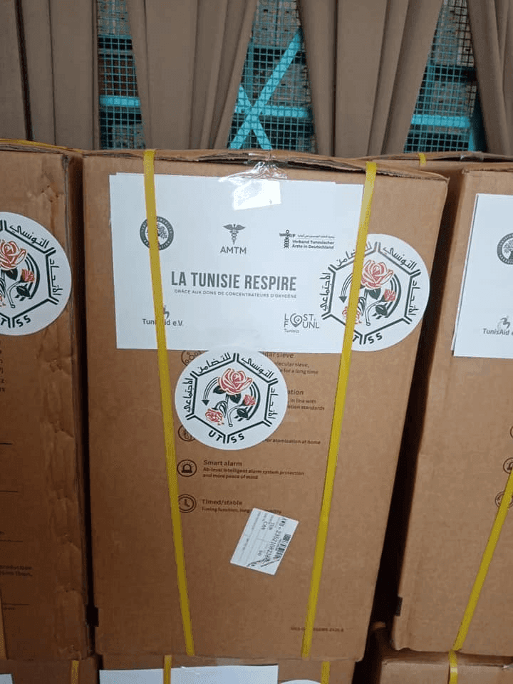 Photo Réception et lancement de la distribution de 100 concentrateurs d’oxygène (10L/min)