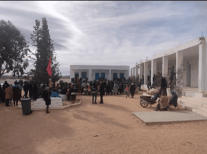 Photo Distribution de denrées alimentaires et vêtements d’hiver au profit de 370 élèves et 60 familles à Kasserine