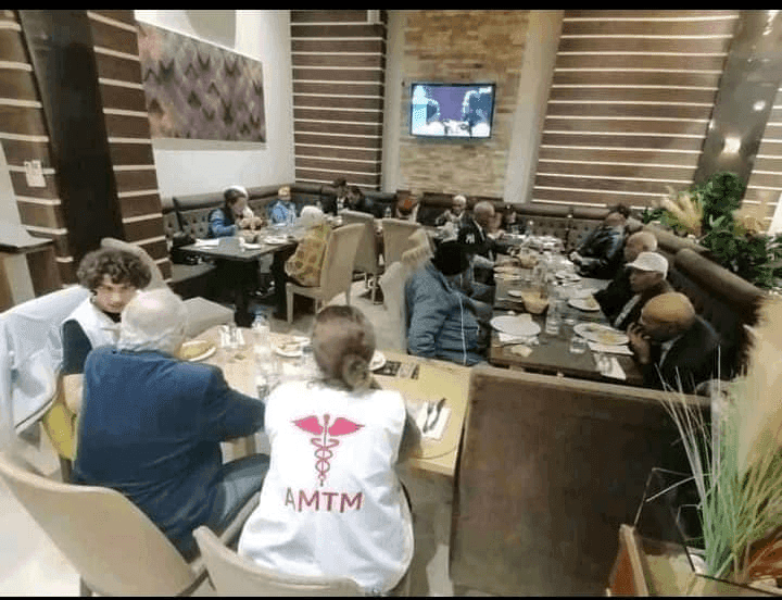 Photo Dîner solidaire au profit de 20 parents et mères résidents